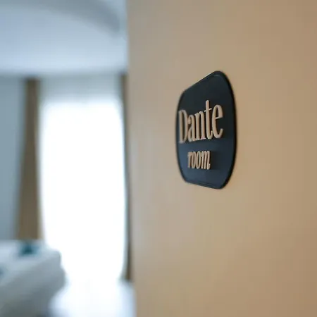 Maison Del Poeta Affittacamere Bari